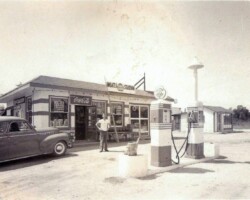 1940s-50s Moats Cities Service Station 1940s-50s Moats Cities Service Station