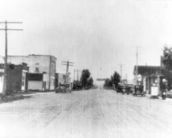 1920 Turner Street Scene 1920 Turner Street Scene