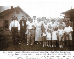 Viele Families Gathered (Date unknown) Viele Families Gathered (Date unknown)